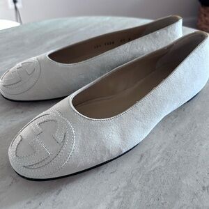 Gucci Interlocking Natural Suede Ballet Flats